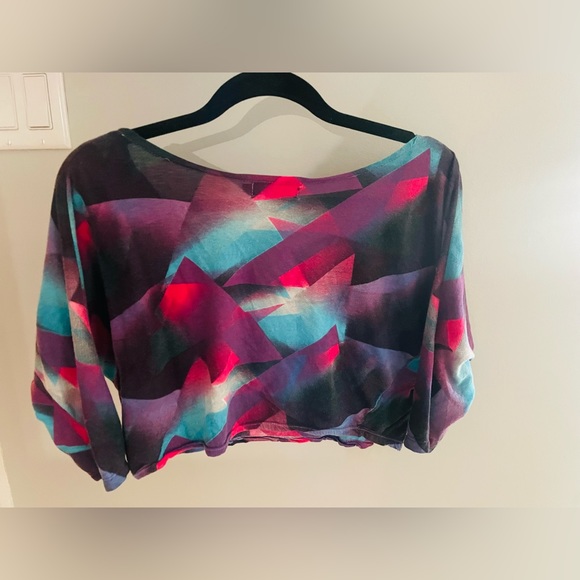 Top - Picture 2 of 3